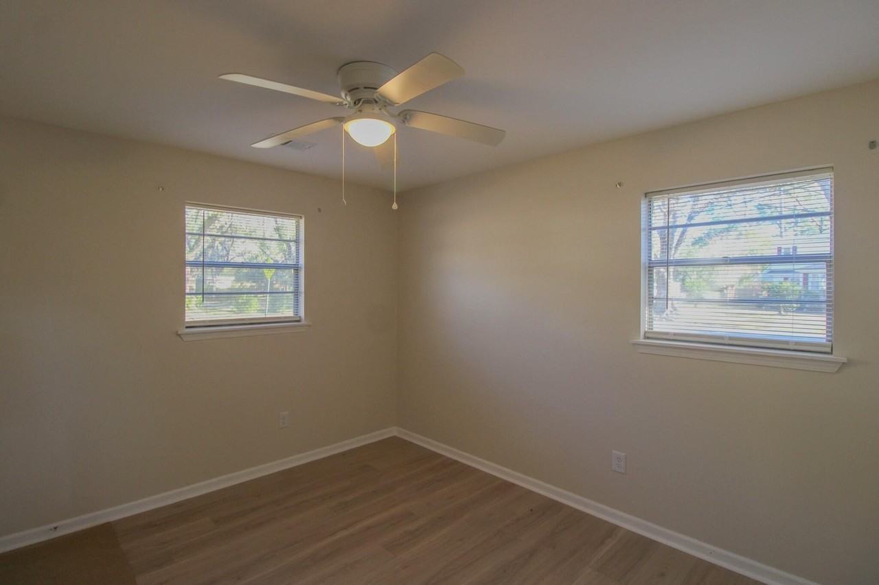 305 Millcreek Dr - Photo 7 of 18