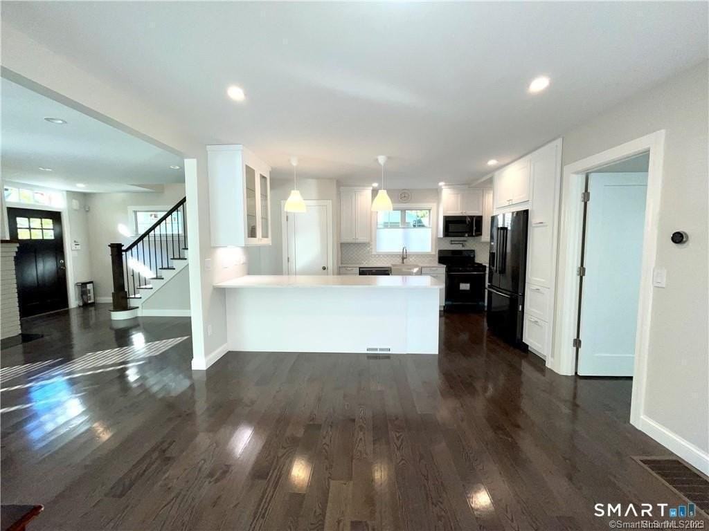 49 Midland Ave - Photo 4 of 16