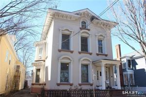 featured image of 10 Academy St #3