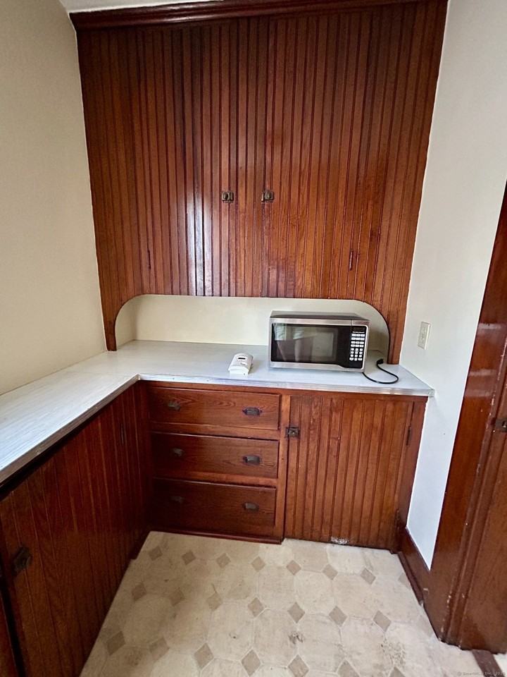 27 Pleasant St #2ndFL - Photo 5 of 6