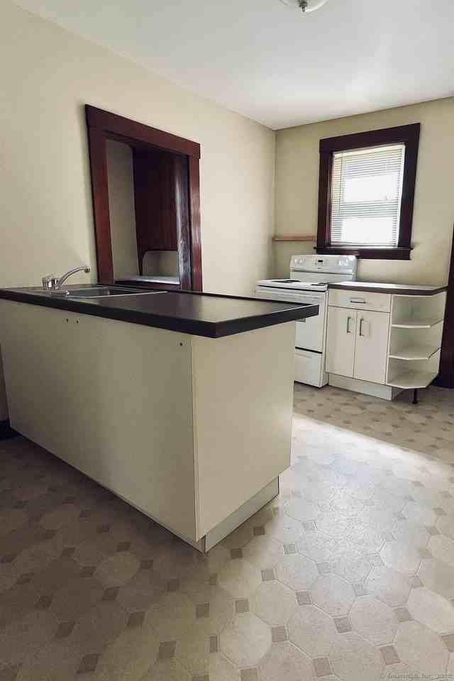 27 Pleasant St #2ndFL - Photo 6 of 6