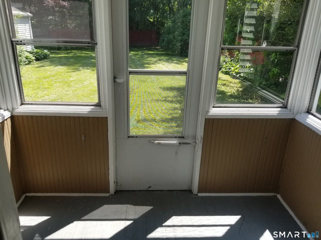 109 Caya Ave - Photo 3 of 25