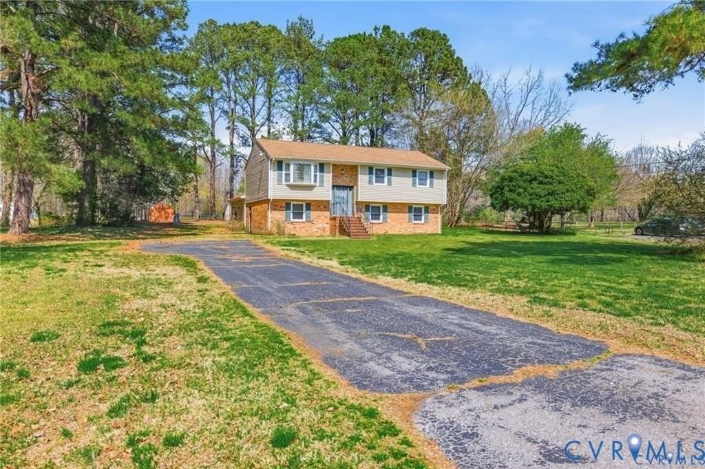 2300 Burgage Ln - Photo 2 of 3