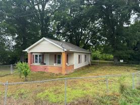 1611 Beaverdale Rd Ne - Photo 1 of 1