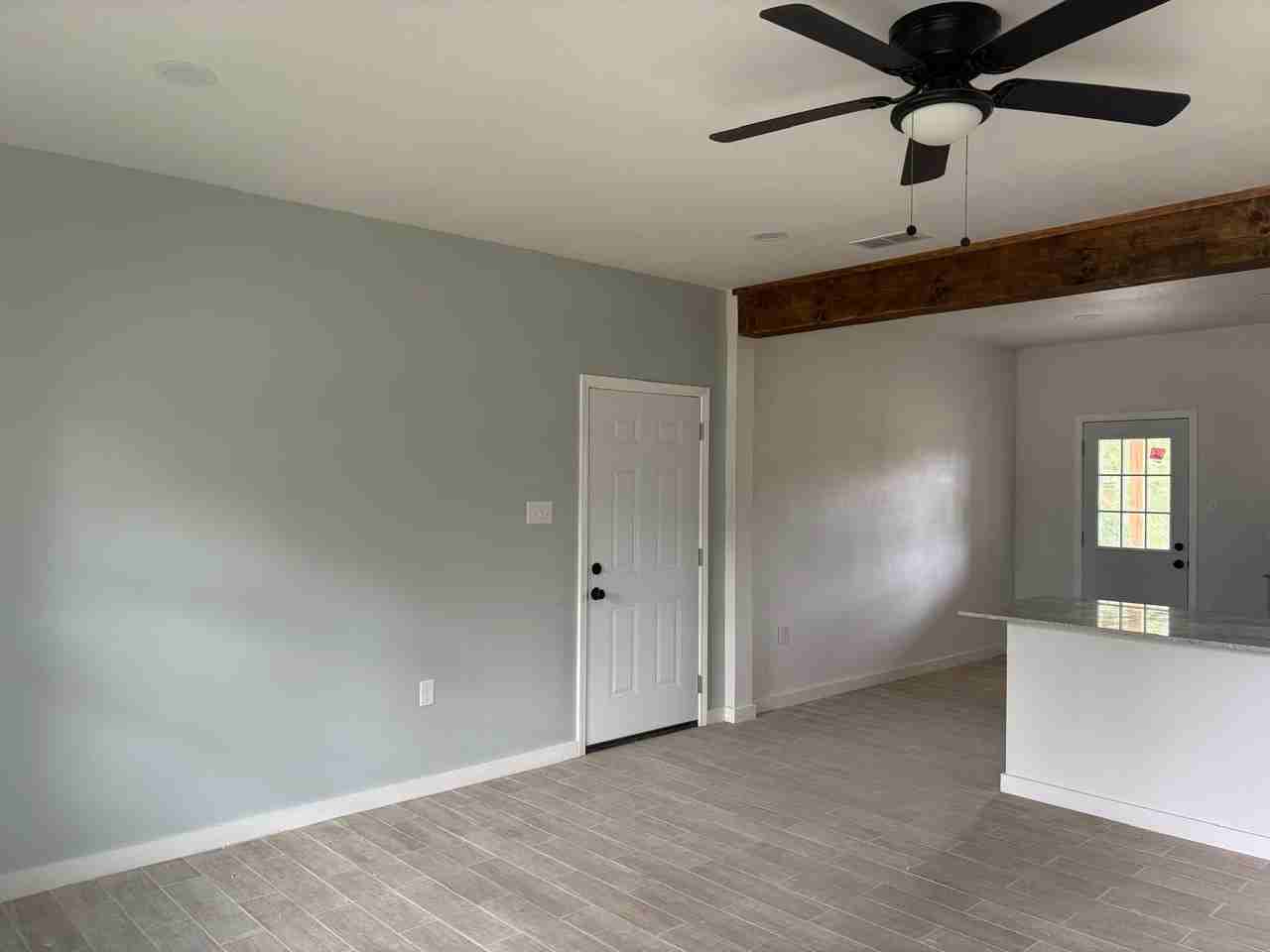 1107 W Martin St - Photo 2 of 11