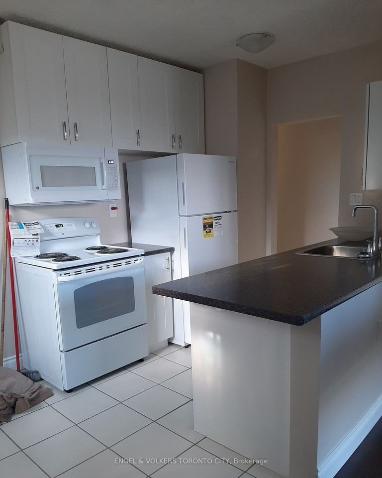 416 E 42nd Street 101 - Photo 4 of 15