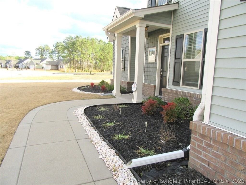 512 Rossendale Dr - Photo 4 of 35