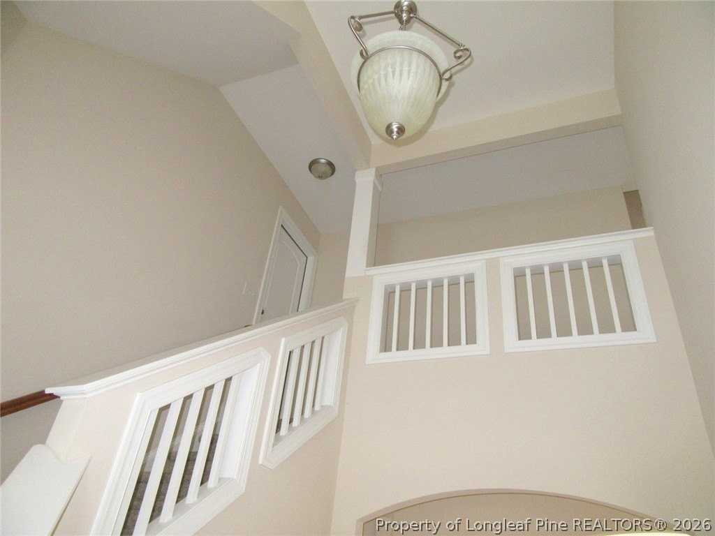 512 Rossendale Dr - Photo 7 of 35