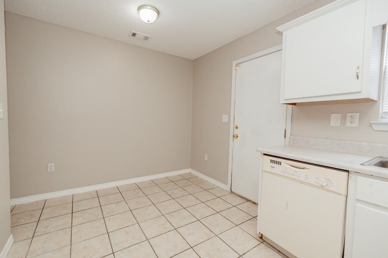226 Runnymeade Dr #258 - Photo 4 of 13
