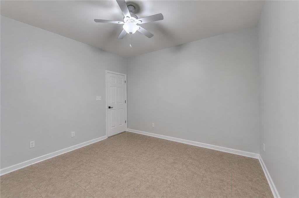 3977 Howell Park Rd - Photo 5 of 25