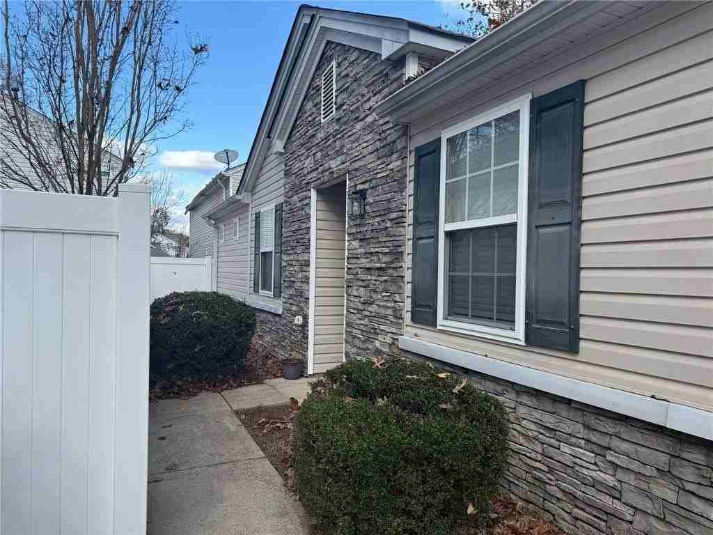 128 Windcroft Ln Nw - Photo 2 of 16
