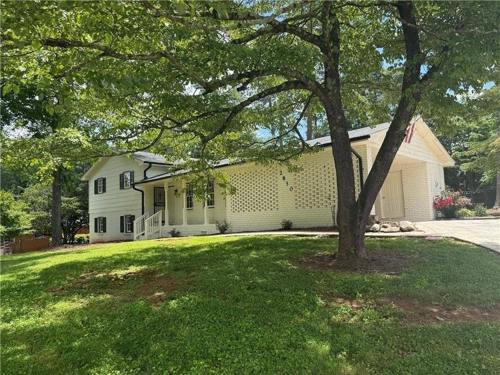 2830 Idlewood Dr - Photo 2 of 16