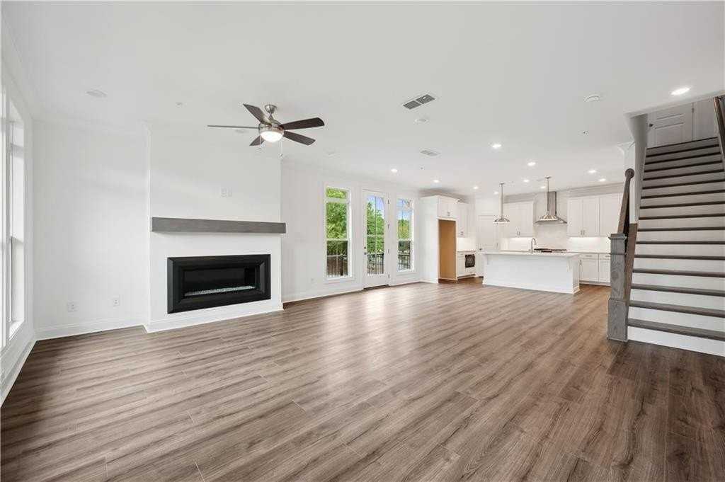 124 Downing Dr - Photo 6 of 42