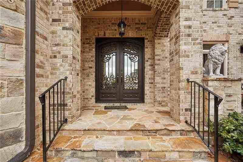 343 Summer Garden Dr - Photo 4 of 50