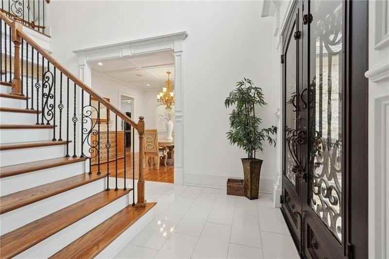 343 Summer Garden Dr - Photo 5 of 50