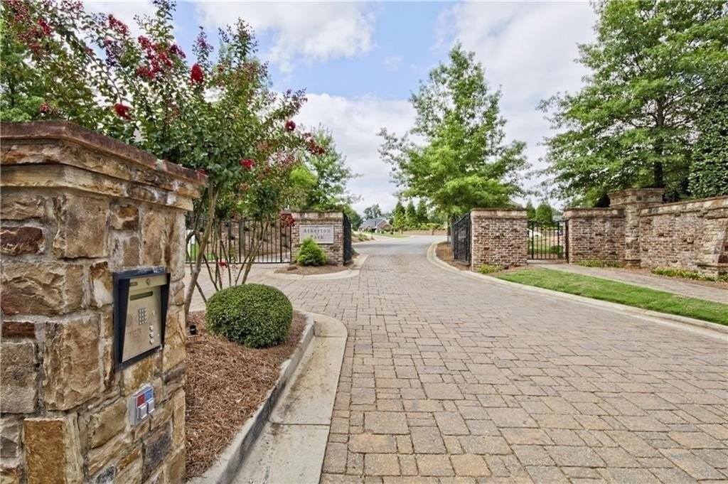 1330 Atherton Park - Photo 4 of 34