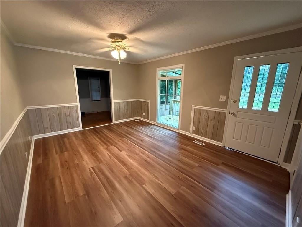 3945 Fraser Cir - Photo 2 of 12