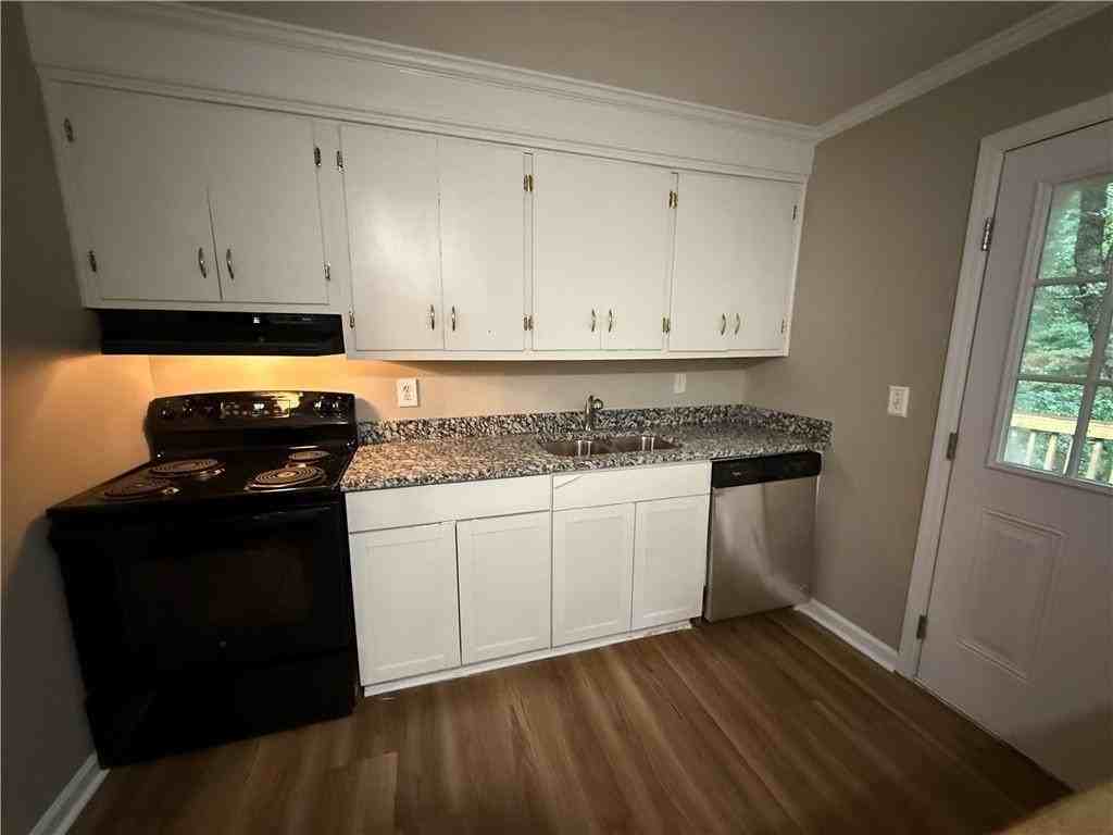 3945 Fraser Cir - Photo 3 of 12