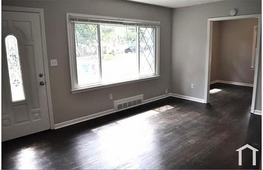 2113 Seavey Dr - Photo 2 of 8