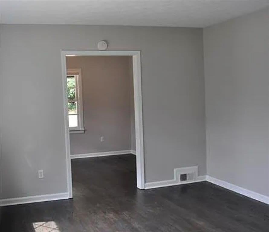 2113 Seavey Dr - Photo 3 of 8