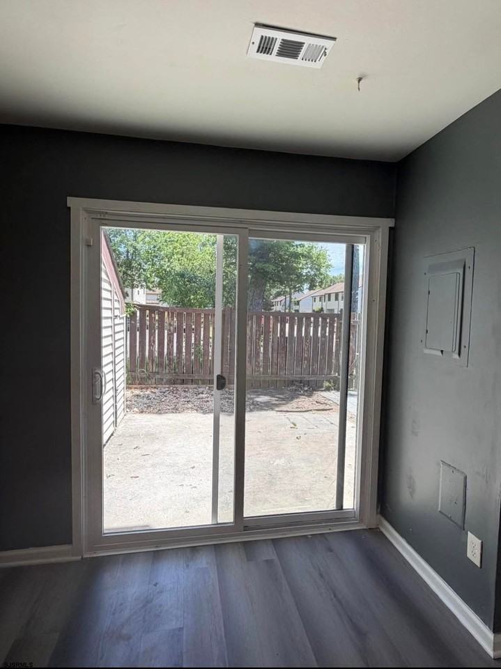 2428 Arbor Ct #2428 - Photo 3 of 16