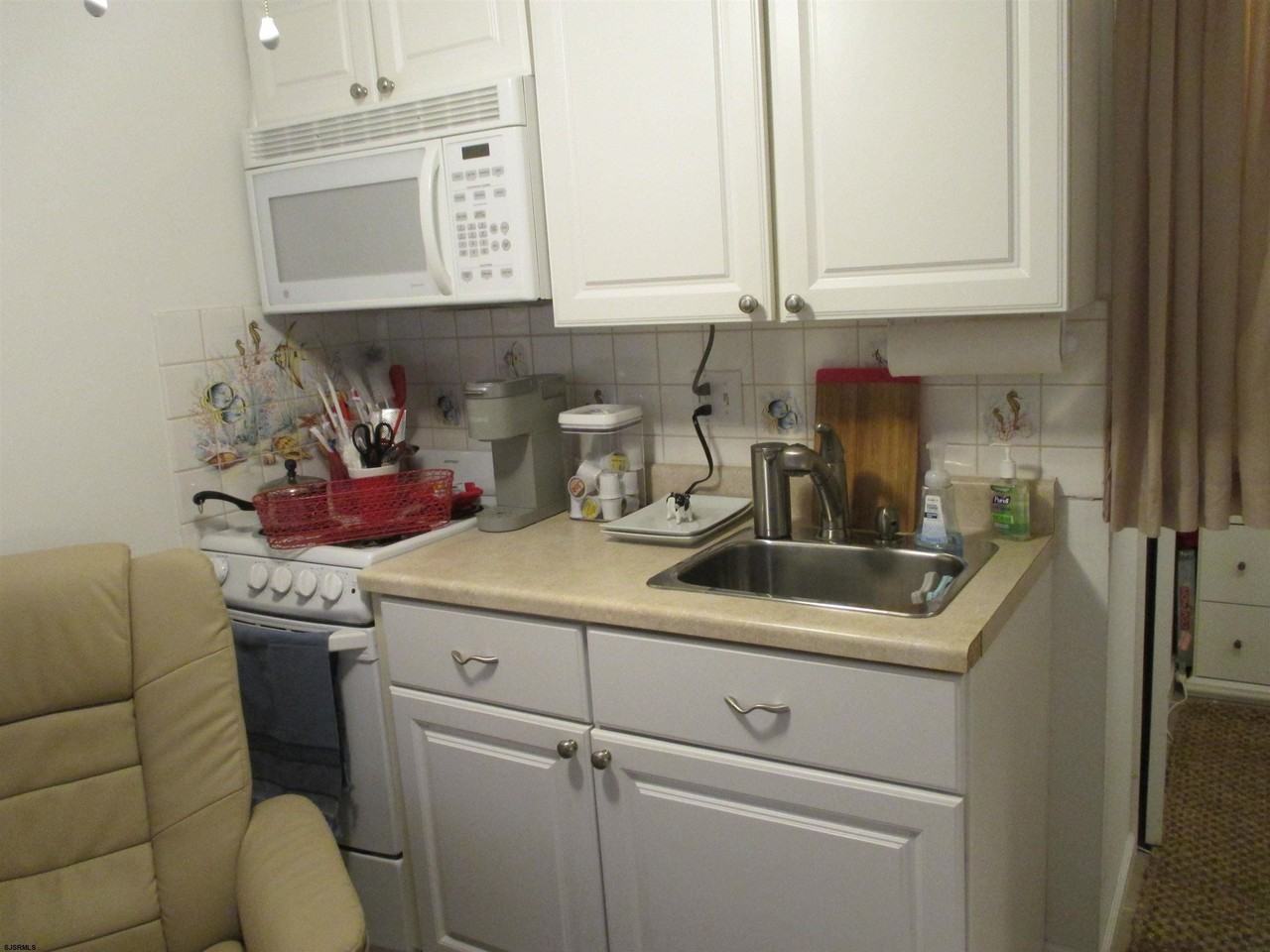 9201 Atlantic Ave #7 - Photo 5 of 14