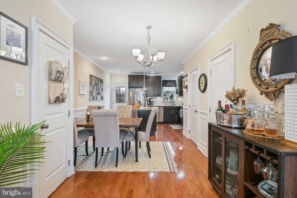 714 S Hicks St - Photo 6 of 30