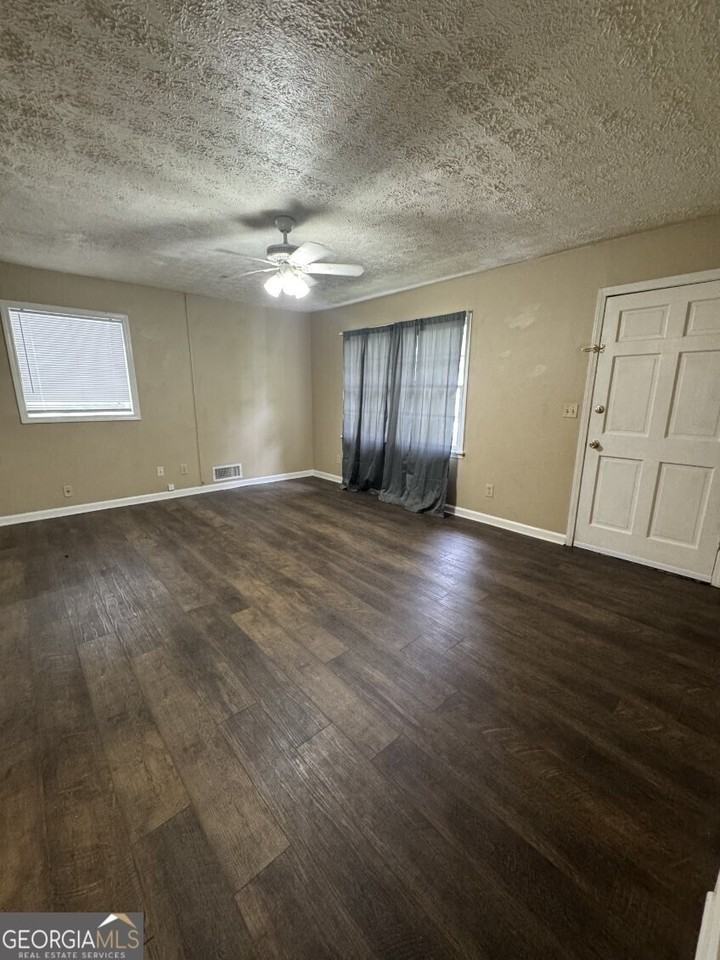 75 Barber Rd - Photo 2 of 12