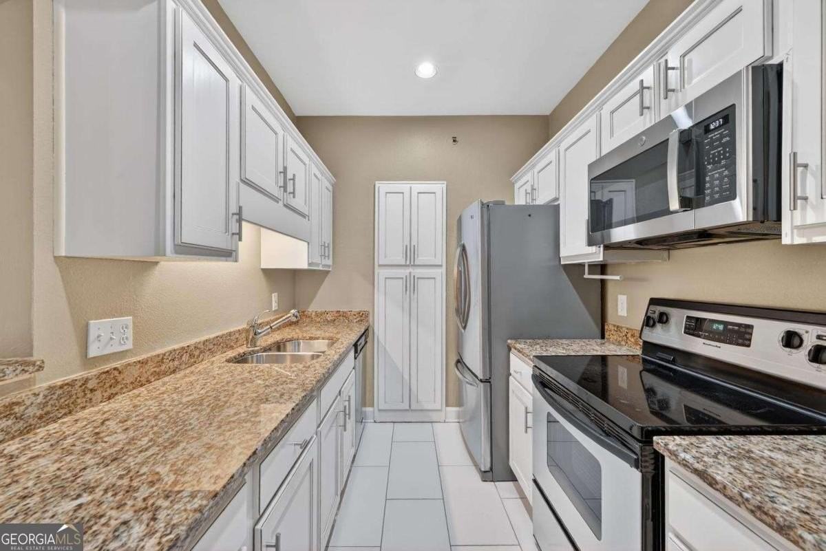 2865 Lenox Rd Ne #610 - Photo 5 of 32