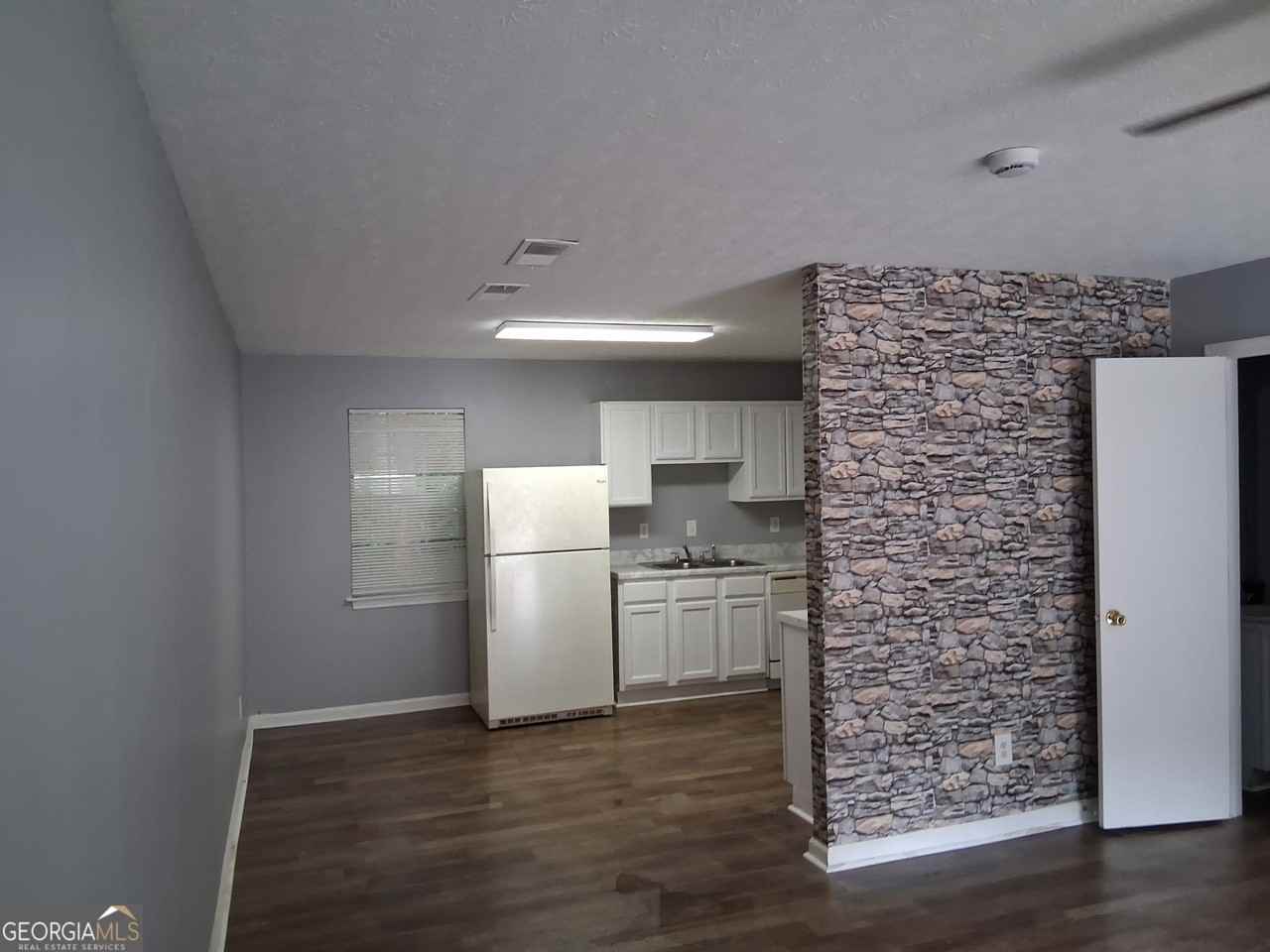 209 E Wison #28 - Photo 4 of 12