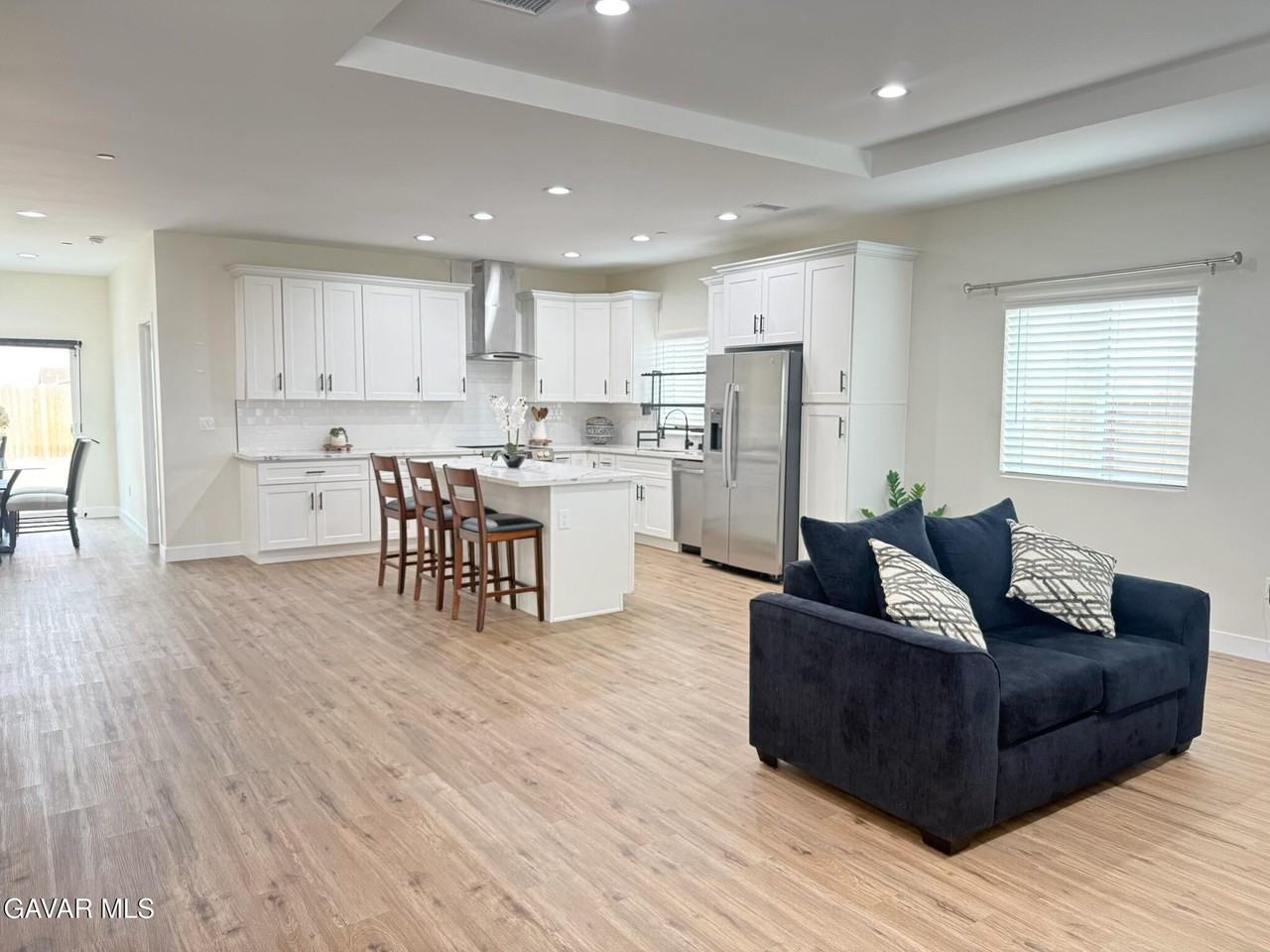 9019 Evelyn Ave - Photo 4 of 22