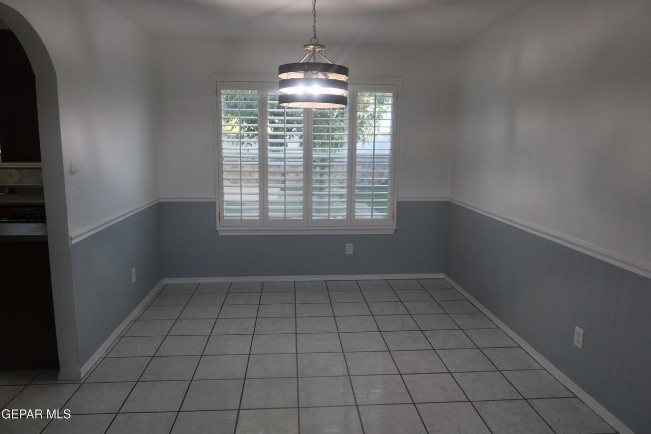 12520 Twin Leaf Dr - Photo 5 of 37