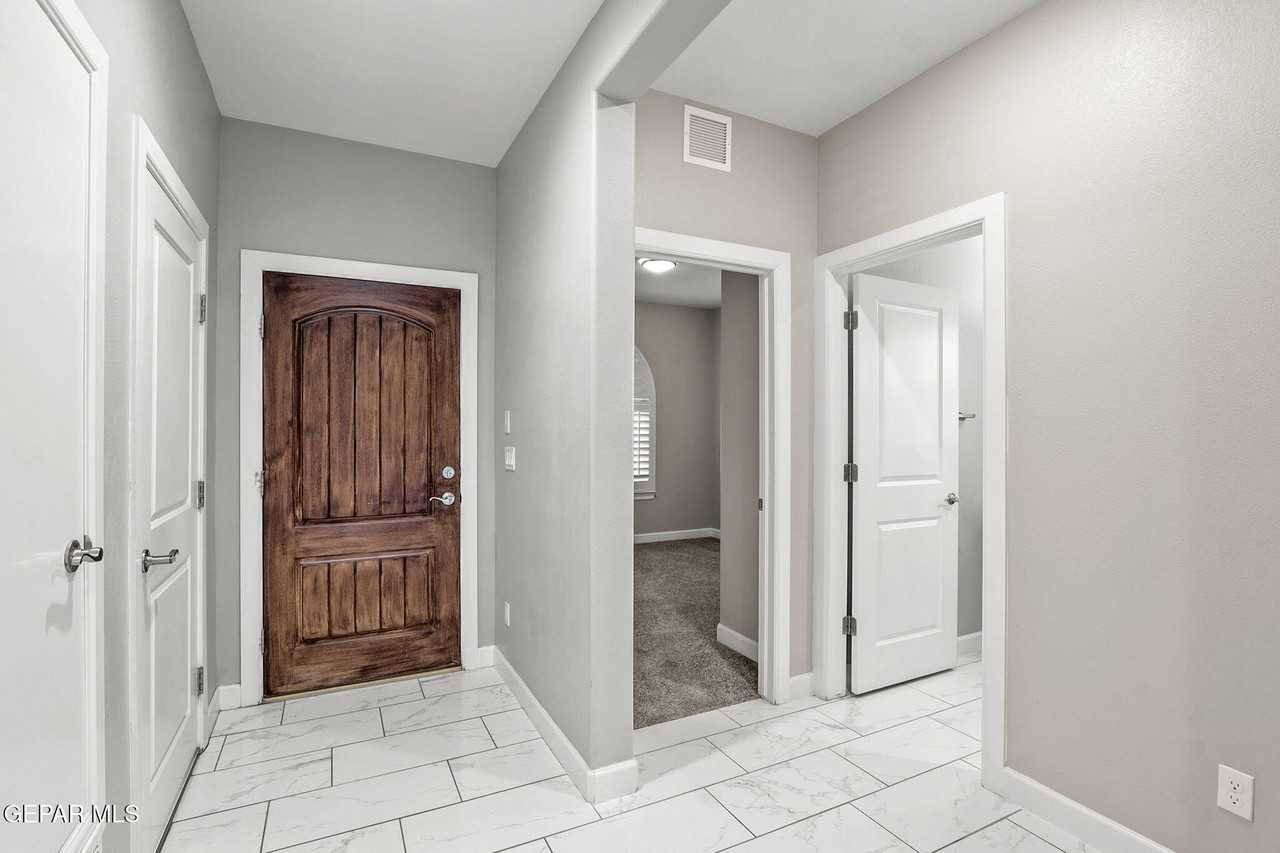 3496 David Palacio Dr - Photo 5 of 35