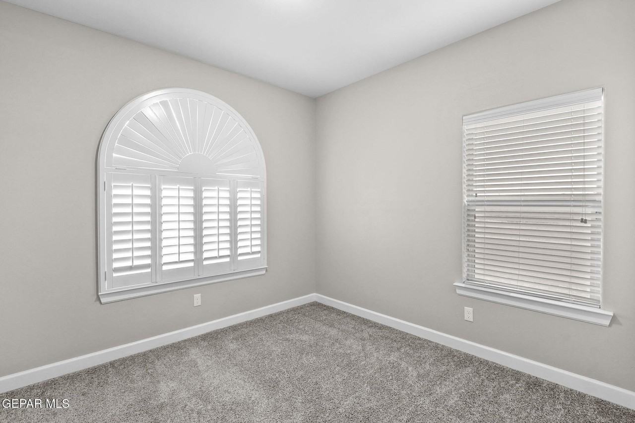 3496 David Palacio Dr - Photo 6 of 35