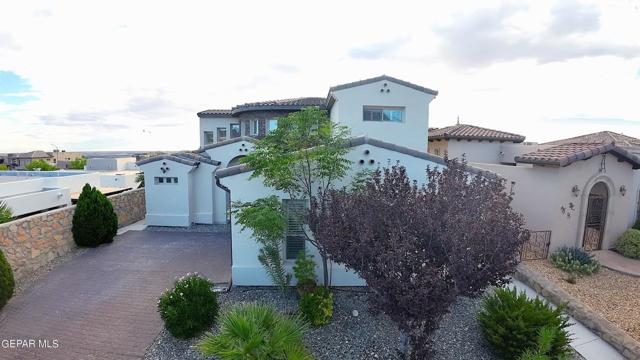 1805 Tin Star St - Photo 5 of 50