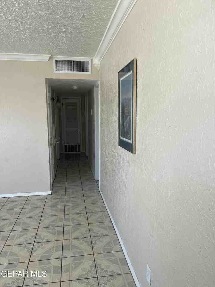 252 Trinity Pl - Photo 5 of 16