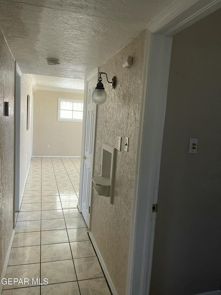 252 Trinity Pl - Photo 6 of 16