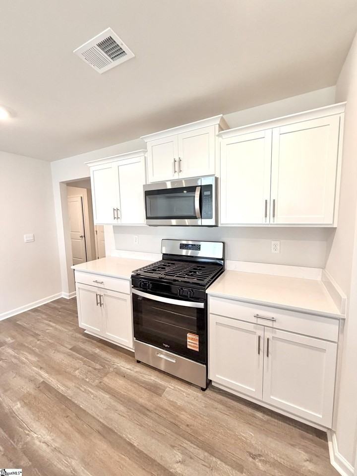 1425 Slades St - Photo 5 of 21