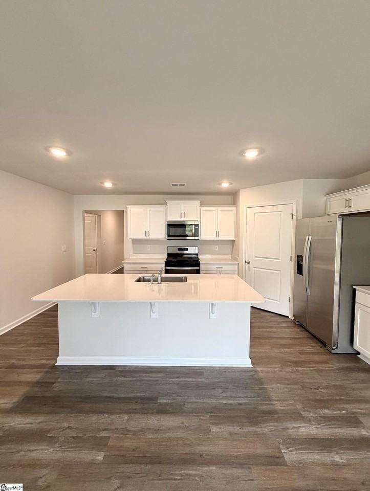 1425 Slades St - Photo 6 of 21