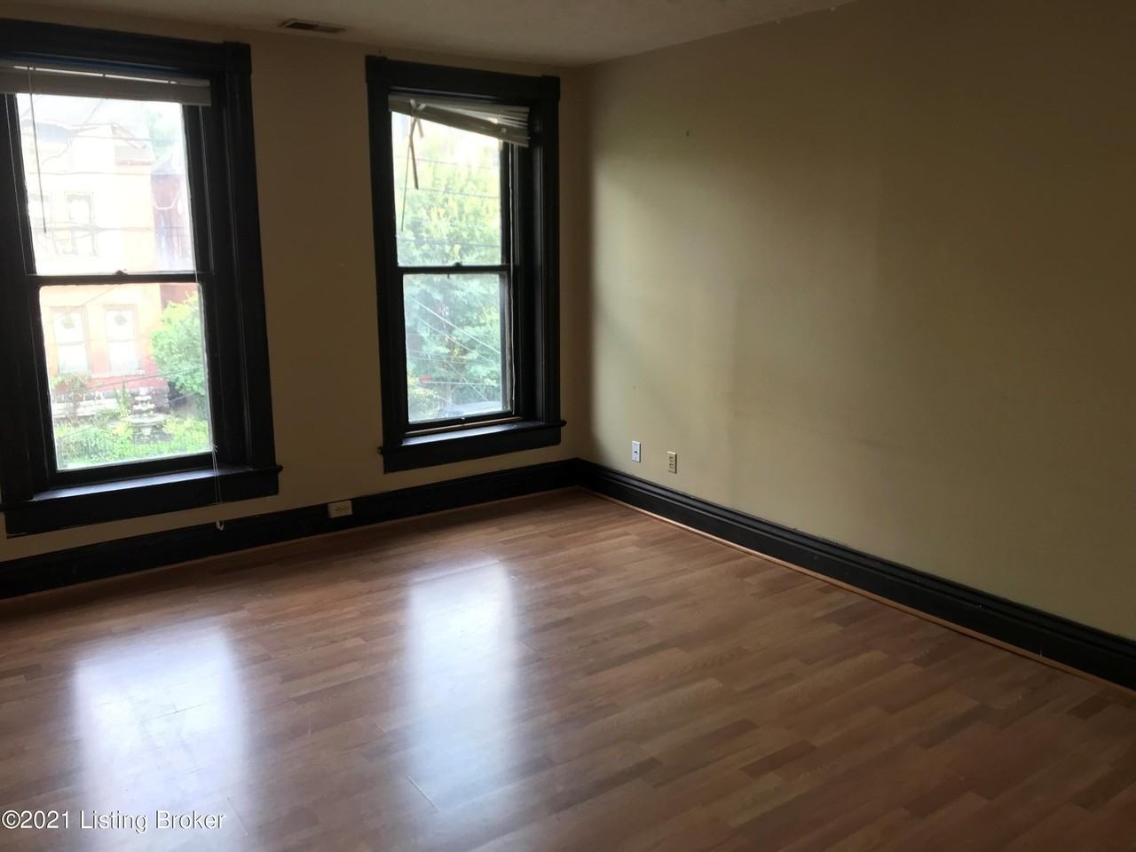1304 S Brook St #2 - Photo 4 of 11