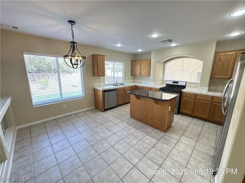 10876 Fishers Island St - Photo 7 of 44