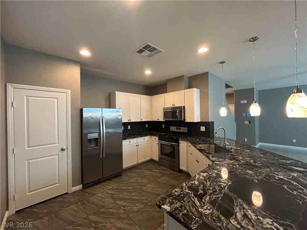 9841 Colenso Ct - Photo 5 of 22