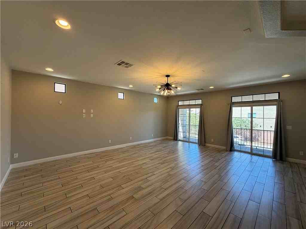 7202 S Bronco St - Photo 4 of 27