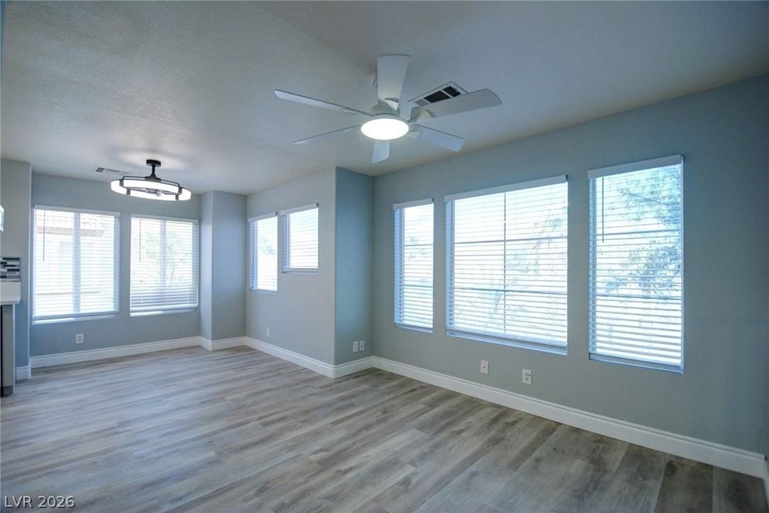 8401 Tiger Woods Ave - Photo 7 of 31