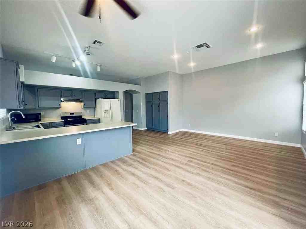 4417 Cinema Ave - Photo 7 of 25