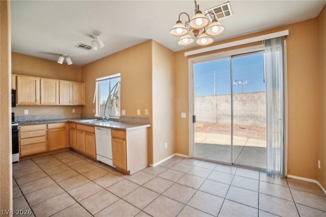 3295 Orange Sun St - Photo 2 of 15