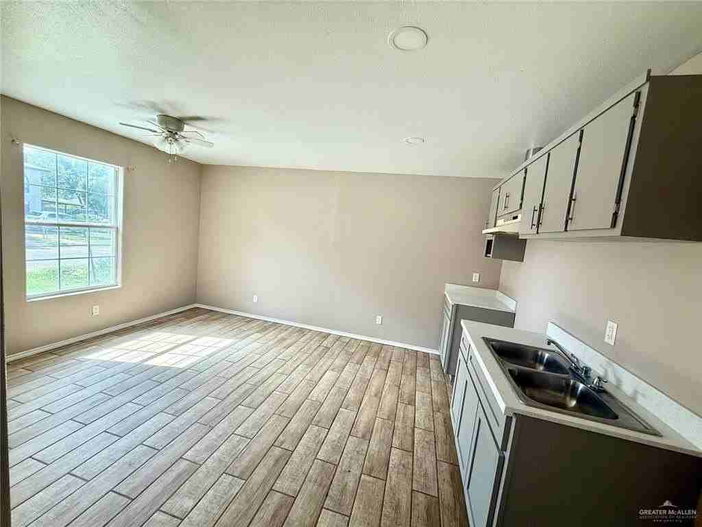 909 El Campo Dr - Photo 2 of 9