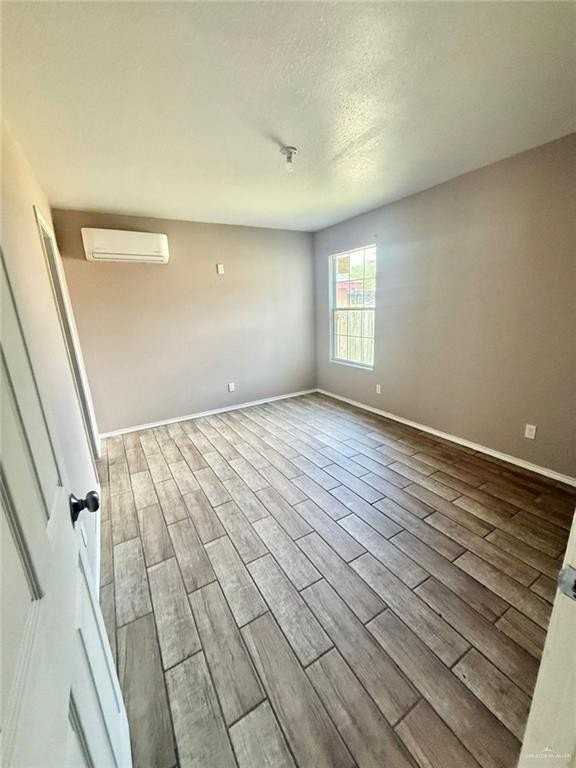 909 El Campo Dr - Photo 5 of 9