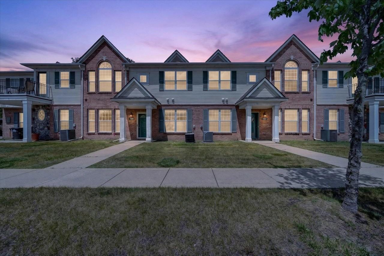 23668 Northstone Village Dr - Photo 2 of 30