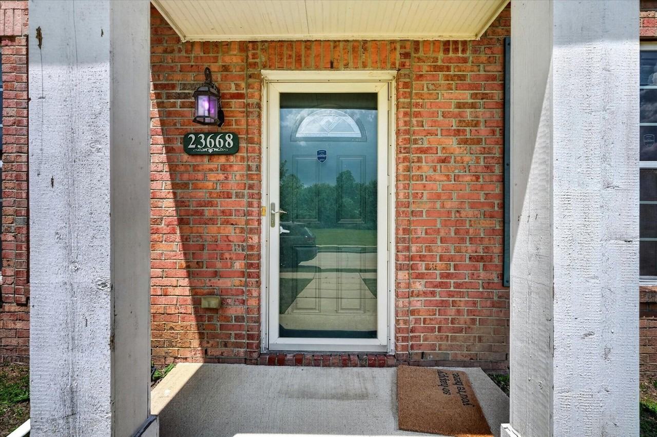 23668 Northstone Village Dr - Photo 4 of 30